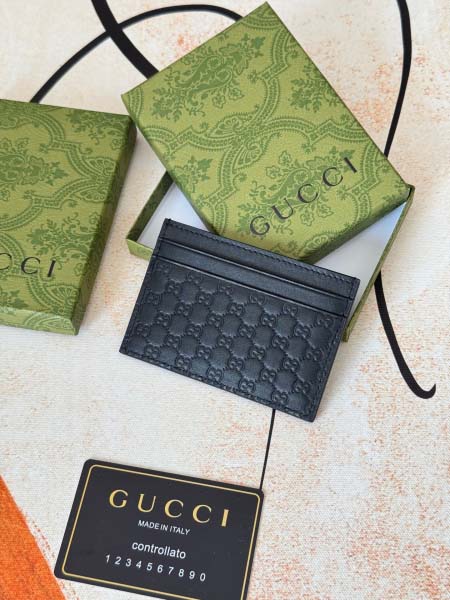 2025年3月17日新品名刺入れGucci 233166  ...