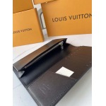2025年3月17日新作財布Louis VuittonM80042  SIZE: 10 x 19 x 2 cm  zy工場