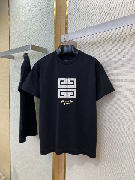 2025年3月19日高品質新作 GIVENCHY半袖Tシャツ...