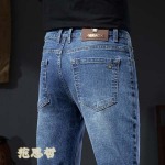 2025年3月21日春夏新作Versaceジーパン luols工場