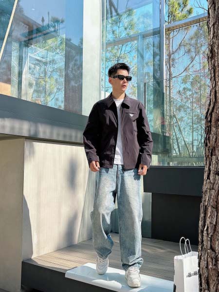 2025年4月8日入荷新作Pradaジャケット高級品/LD工場