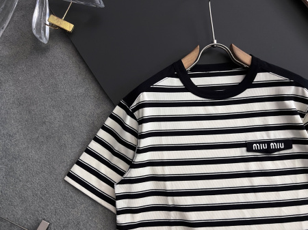 2025年4月14日入荷春夏 新作Miumiu半袖 tシャツ高級なプレゼント/誕生日プレゼント/高品質/メンツ/記念品/ wenzhou工場