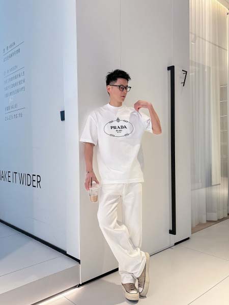 2025年4月22日入荷新作Prada 半袖 Tシャツ★誕生日プレゼント/ファッションの流行/贈り物/YI+YI工場S-XXL