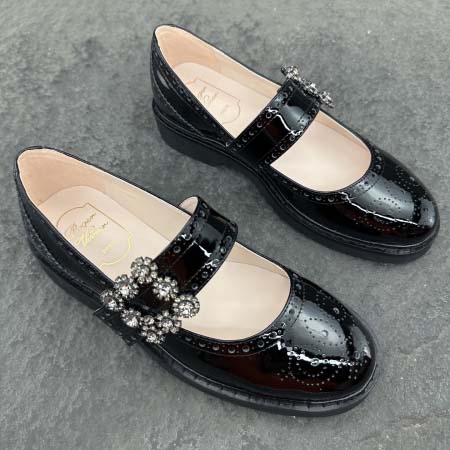 2025年4月23日入荷新品Roger Vivier女性用原版復刻 ブランド靴本革製ギフト/誕生日/CT工場