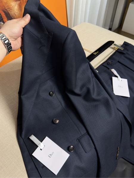 2025年4月25日入荷新作Diorスーツのセット 原版复刻高級品香港の会社超厳選★入手困難/誕生日プレゼント/yinx工場