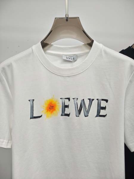 2025年4月25日入荷新作LOEWE半袖Tシャツ 原版复刻高級品香港の会社超厳選★入手困難/誕生日プレゼント/yinx工場