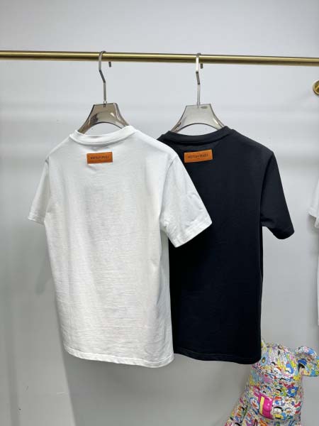 2025年4月25日入荷新作Louis Vuitton半袖Tシャツ 原版复刻高級品香港の会社超厳選★入手困難/誕生日プレゼント/yinx工場