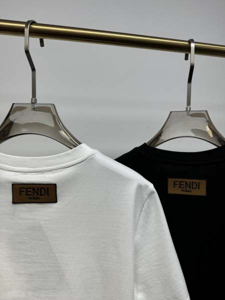 2025年4月25日入荷新作FENDI半袖Tシャツ 原版复刻高級品香港の会社超厳選★入手困難/誕生日プレゼント/yinx工場