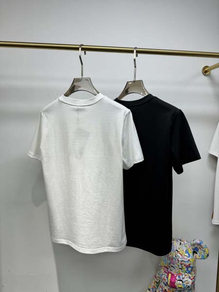 2025年4月25日入荷新作DIOR半袖Tシャツ 原版复刻高級品香港の会社超厳選★入手困難/誕生日プレゼント/yinx工場