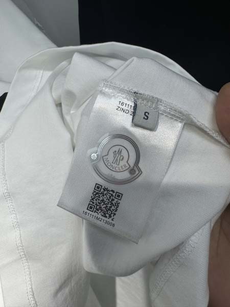 2025年4月25日入荷新作MONCLER半袖Tシャツ 原版复刻高級品香港の会社超厳選★入手困難/誕生日プレゼント/yinx工場