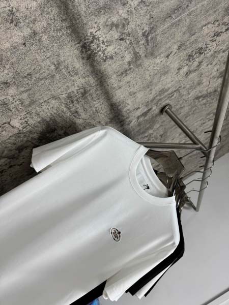 2025年4月25日入荷新作Prada半袖Tシャツ 原版复刻高級品香港の会社超厳選★入手困難/誕生日プレゼント/yinx工場