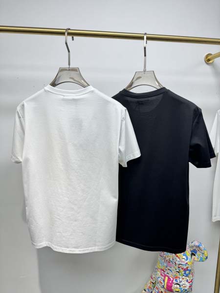 2025年4月25日入荷新作Versace半袖Tシャツ 原版复刻高級品香港の会社超厳選★入手困難/誕生日プレゼント/yinx工場