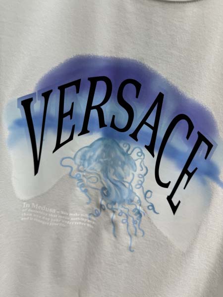 2025年4月25日入荷新作Versace半袖Tシャツ 原版复刻高級品香港の会社超厳選★入手困難/誕生日プレゼント/yinx工場