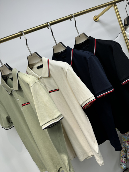 2025年4月25日入荷新作Prada半袖ポロシャツ 原版复刻高級品香港の会社超厳選★入手困難/誕生日プレゼント/yinx工場