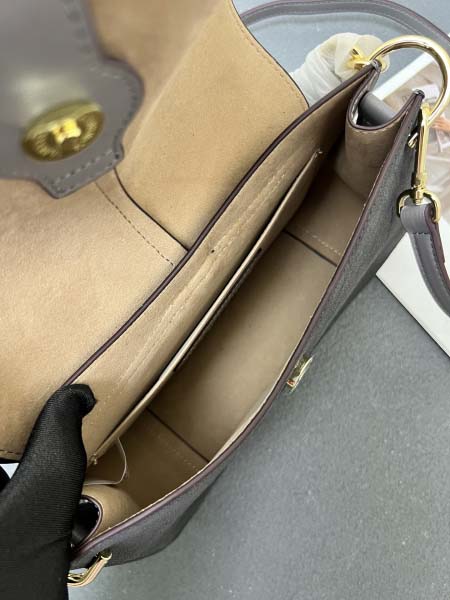 2025年4月27日入荷新作  FURLA型番H02010  SIZE:26.5X8X18CM  /XX工場