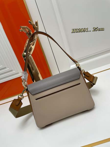 2025年4月27日入荷新作LURLA新品  H02091 SIZE:25*17*9CM  /XX工場