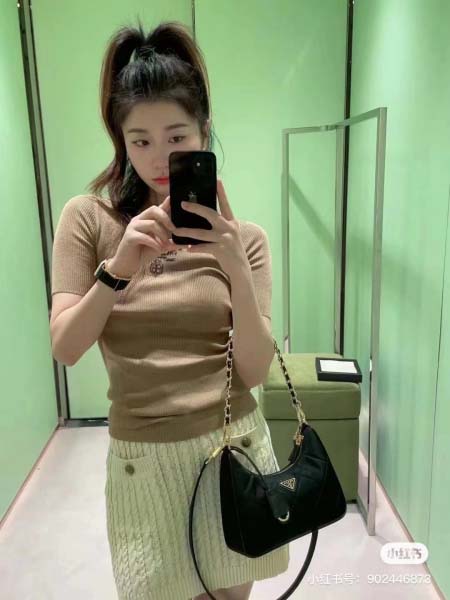 2025年4月27日入荷新作 1BH404手提款nylon Hobo   型番：1BH404SIZE:22XX18x底6.5cm  /XX工場