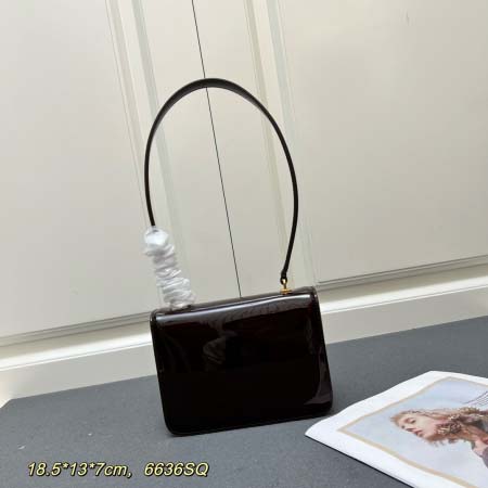 2025年4月29日入荷新作CELINE 2024秋季新作 GARANCELINEサイズ：18.5*13*7cm/XX工場