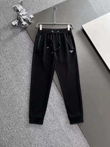 2025年4月2日入荷新作PRADAスウェットパンツ M-3...
