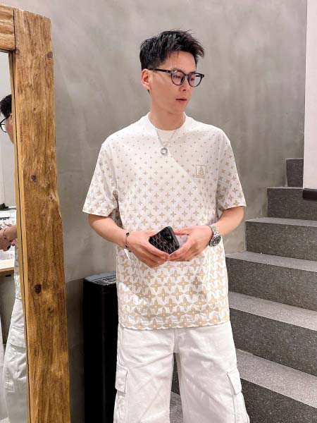 2025年4月6日入荷新作Louis Vuitton半袖 T...