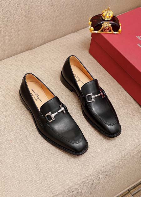 2025年4月10日入荷新品Ferragamoカジュアルシュ...