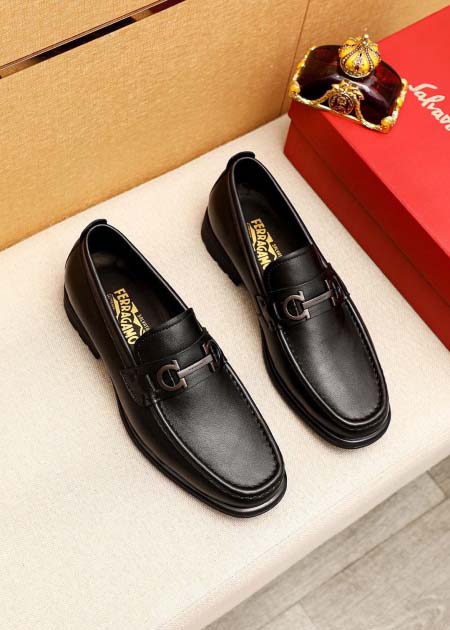 2025年4月10日入荷新品Ferragamoカジュアルシュ...