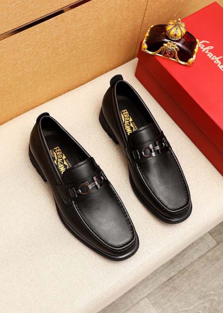 2025年4月10日入荷新品Ferragamoカジュアルシュ...