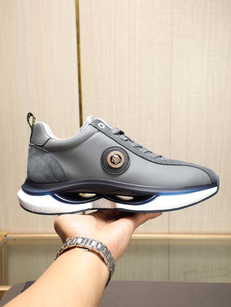 2025年4月10日入荷新品Versaceカジュアルシューズ...