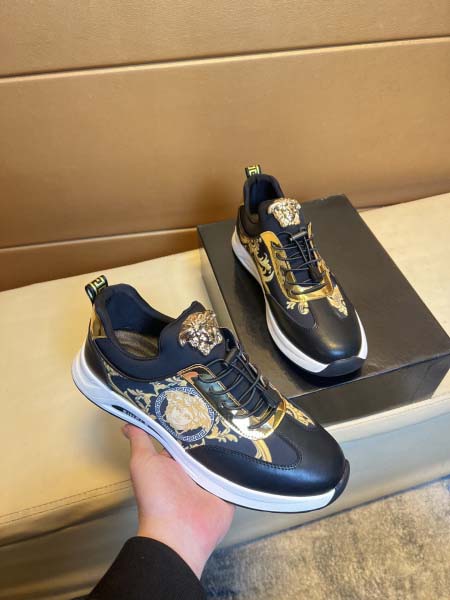 2025年4月11日入荷新品Versaceカジュアルシューズ...
