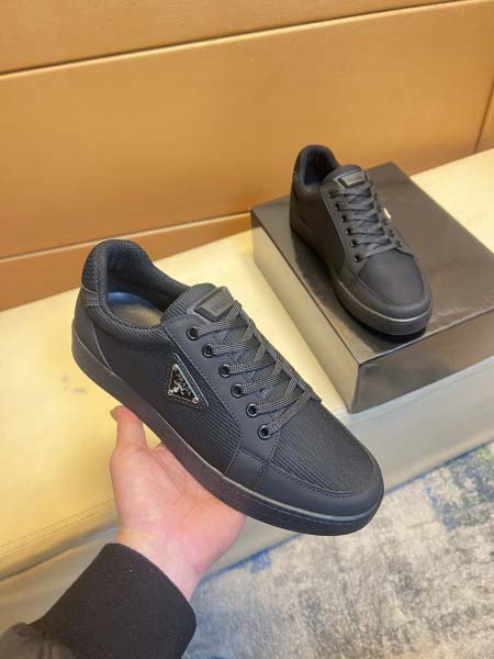 2025年4月11日入荷新品Pradaカジュアルシューズ/ス...