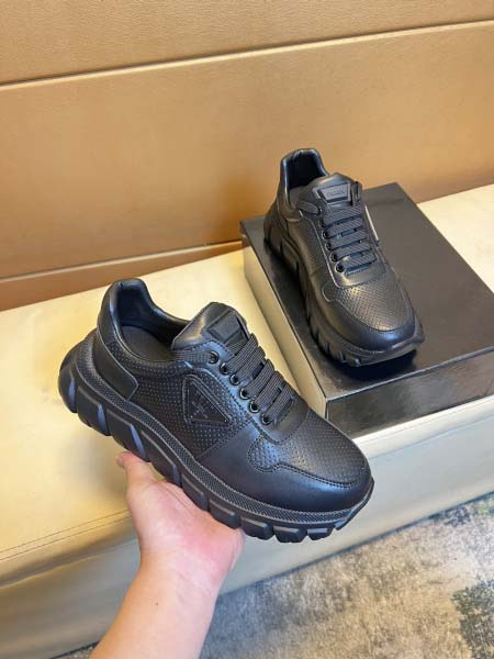 2025年4月11日入荷新品Pradaカジュアルシューズ/ス...