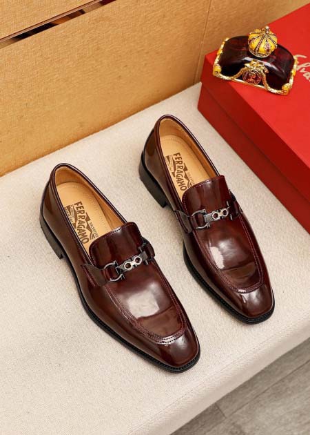 2025年4月11日入荷新品Ferragamoカジュアルシュ...