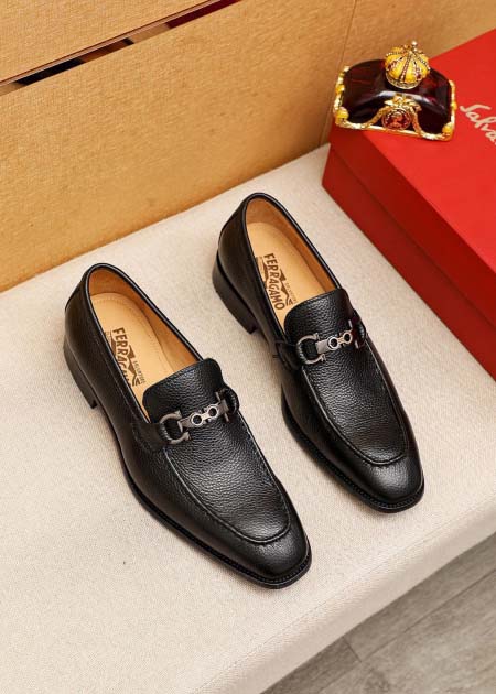 2025年4月11日入荷新品Ferragamoカジュアルシュ...