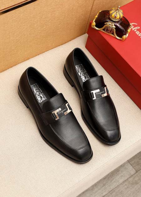 2025年4月11日入荷新品Ferragamoカジュアルシュ...