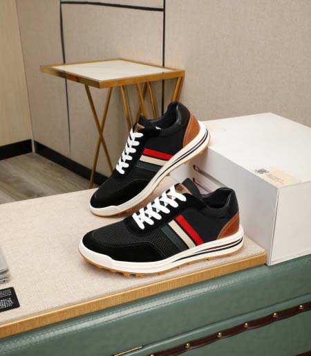 2025年4月11日入荷新品Thom Browneカジュアル...