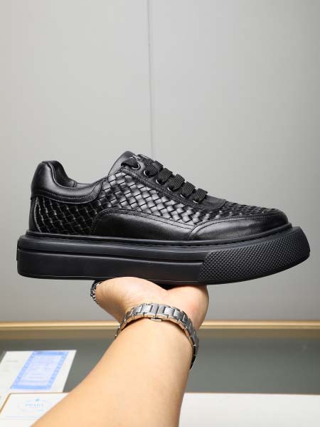 2025年4月11日入荷新品Pradaカジュアルシューズ/ス...