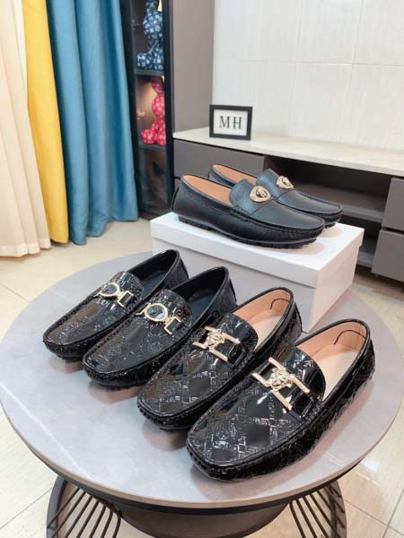 2025年4月11日入荷新品VERSACEカジュアルシューズ...