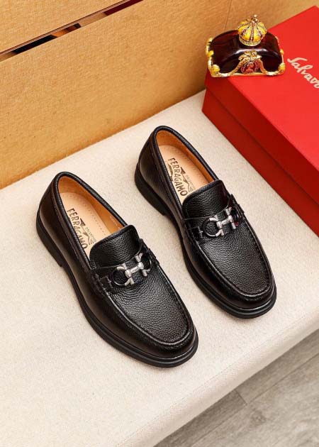 2025年4月11日入荷新品Ferragamoカジュアルシュ...