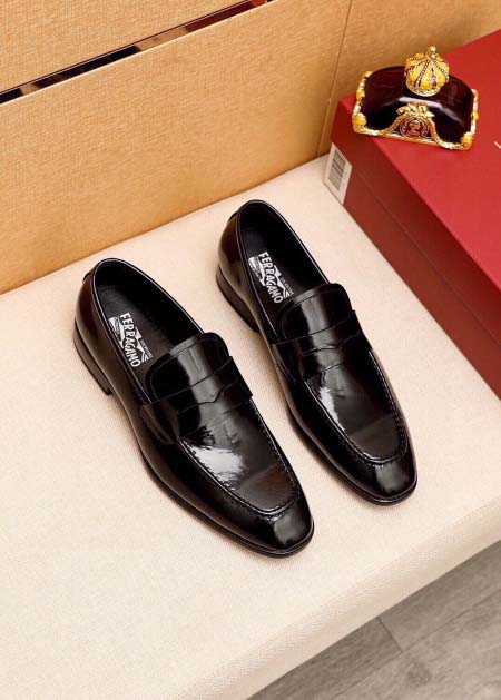 2025年4月11日入荷新品Ferragamoカジュアルシュ...