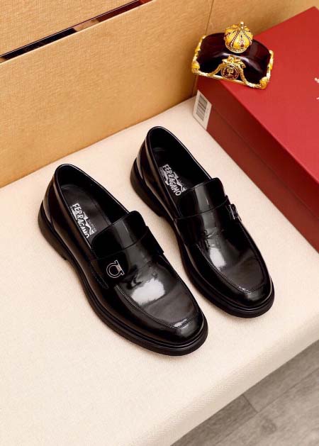 2025年4月11日入荷新品Ferragamoカジュアルシュ...