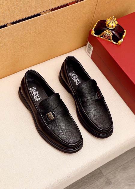 2025年4月11日入荷新品Ferragamoカジュアルシュ...