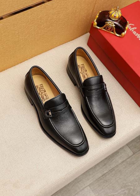 2025年4月11日入荷新品Ferragamoカジュアルシュ...