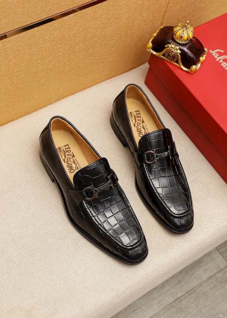 2025年4月11日入荷新品Ferragamoカジュアルシュ...