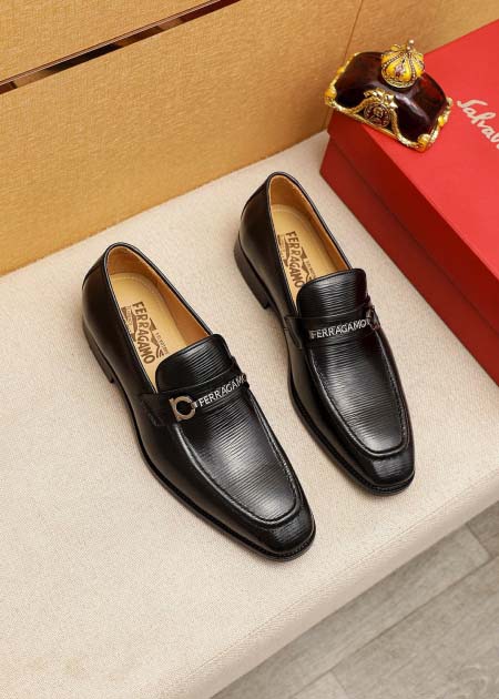 2025年4月11日入荷新品Ferragamoカジュアルシュ...