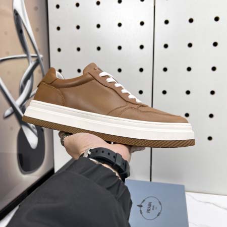 2025年4月11日入荷新品Pradaカジュアルシューズ/ス...