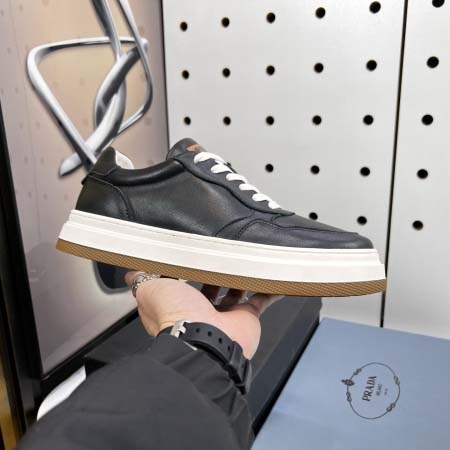 2025年4月11日入荷新品Pradaカジュアルシューズ/ス...