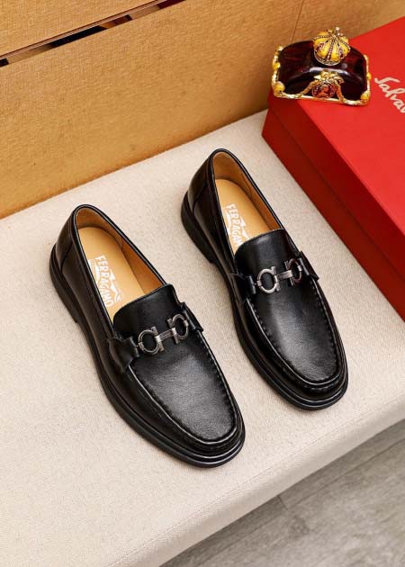 2025年4月11日入荷新品Ferragamoカジュアルシュ...