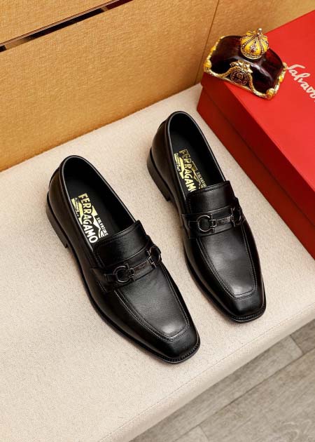 2025年4月11日入荷新品Ferragamoカジュアルシュ...