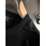 2025年4月19日入荷新作Fendi半袖Tシャツ 超厳選★誕生日プレゼント/結婚祝い/内祝い/贈り物/YI+YI工場S-XXL