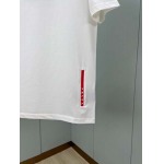 2025年4月19日入荷新作Prada半袖Tシャツ 超厳選★誕生日プレゼント/結婚祝い/内祝い/贈り物/YI+YI工場S-XXL
